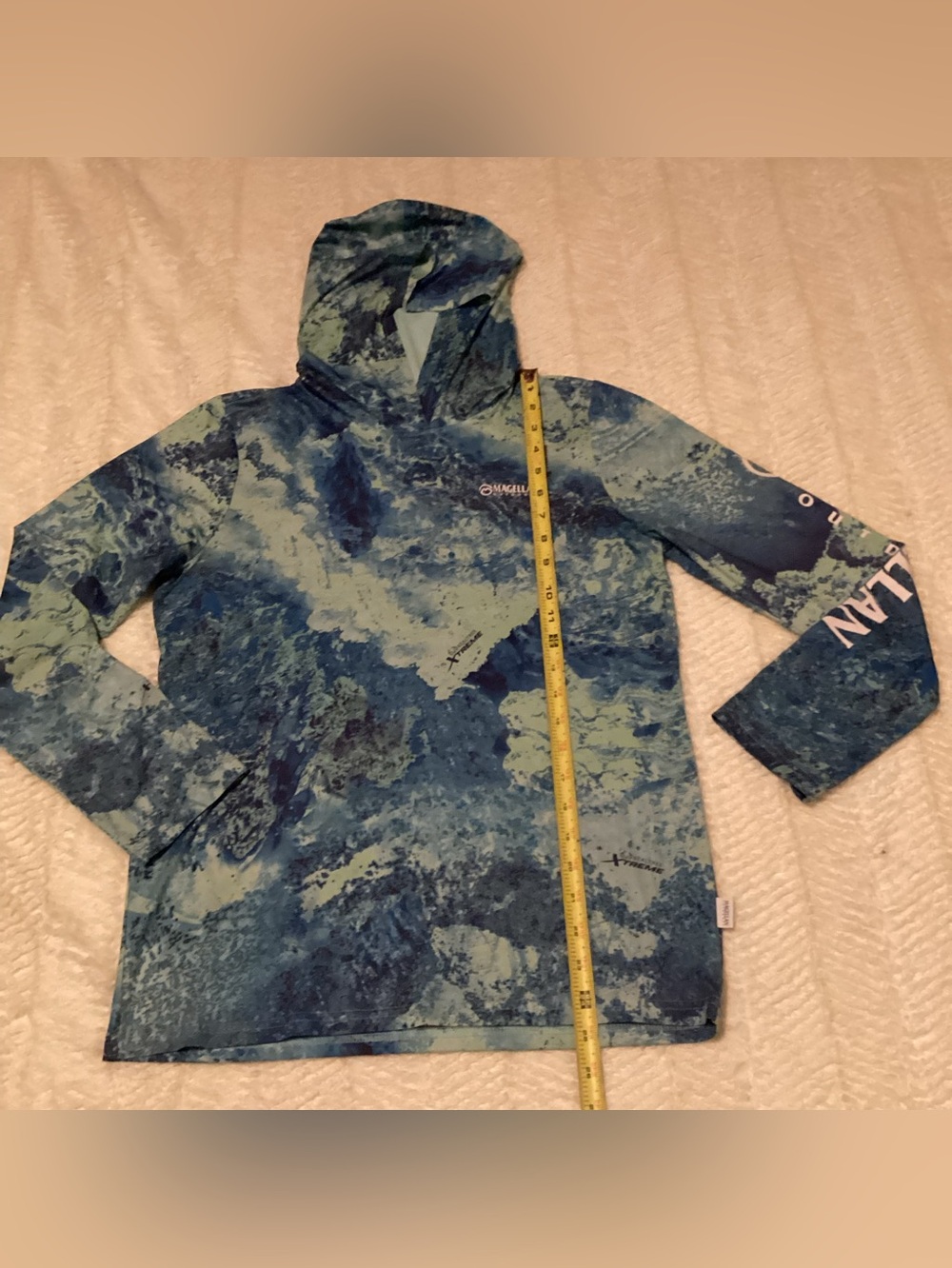 Boys Magellan Fish Gear Classic Fit Large Marble Camo Blue Mask Built in Hooded
